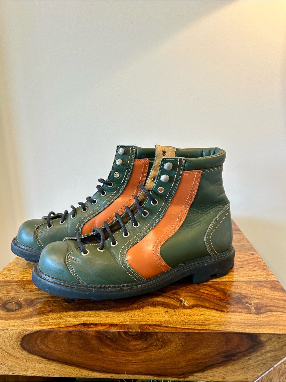 Unisex 7.5M / 9.5F Fluvog Racer Boot - Green and Orange Leather Punk - Picture 7 of 13